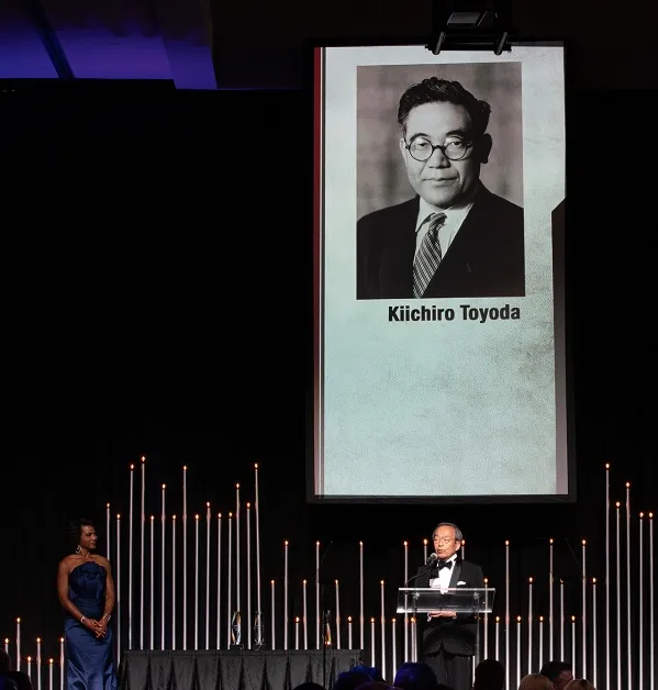 Kiichiro Toyoda induksjonsseremoni til Automotive Hall of Fame 1994