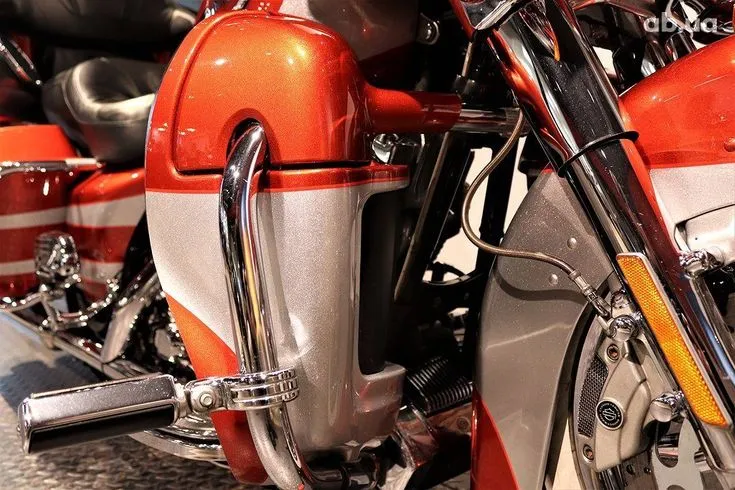 Harley-Davidson FLHTCU  Image 2